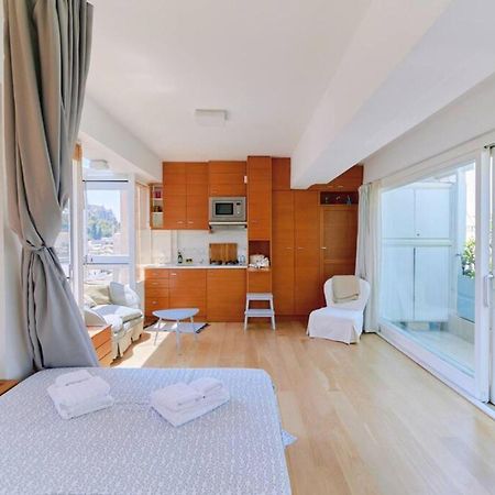360 View In Roof Top Appartment With Patio Афины Экстерьер фото